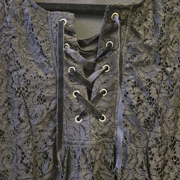 Black Lace Bell Sleeve Top Lace-Up Front S Witchy Whimsigoth Goth Vampire - Picture 5 of 9